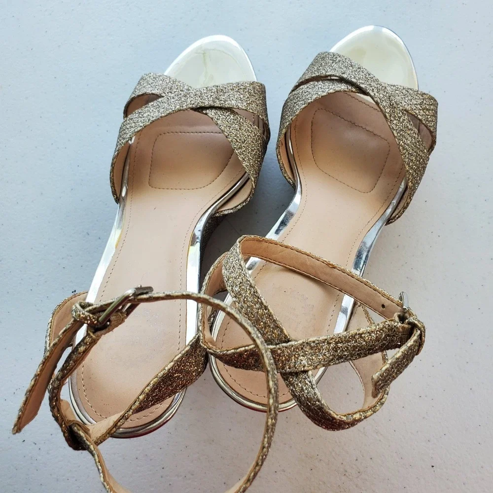 L.Miller Women's Frosted Platform Shoes Size 7.5 M Gold with Clasp Strap‎